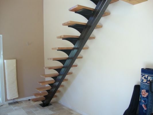 ESCALIER MODERNE POUR  INTERIEUR DE LA MAISON 